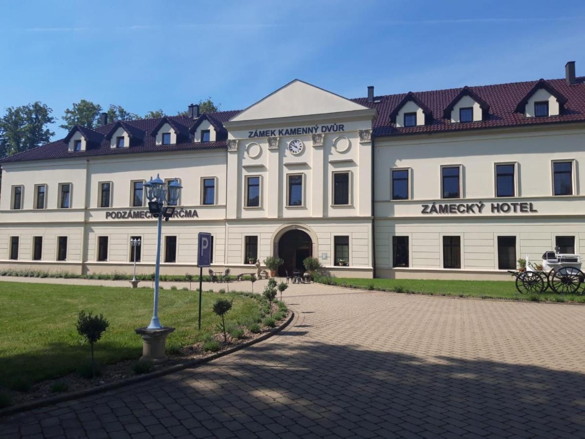 Zamek Kamenny Dvur Hotel Kynsperk nad Ohri Exterior photo